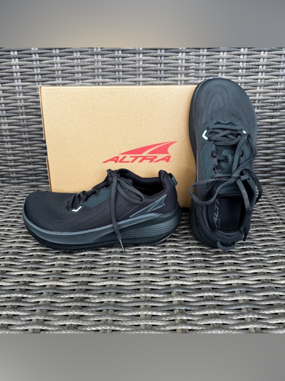 Like New Altra FWD Via Women’s Size 9 Black Running Shoes Max Cushion